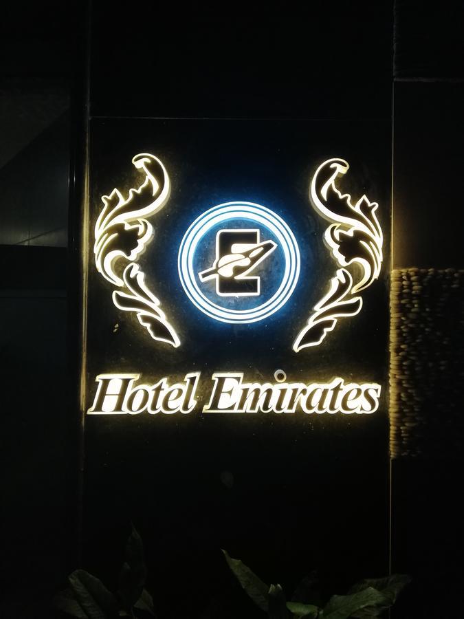 Hotel Emirates 콜카타 외부 사진